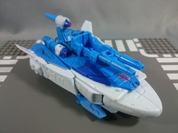 Legends Series LG 26 Scourge TakaraTomy Titans Return Figure In Hand Photos  (4 of 8)